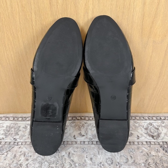 C Comfort Black Croc Loafers Gold Hardware - Picture 7 of 9